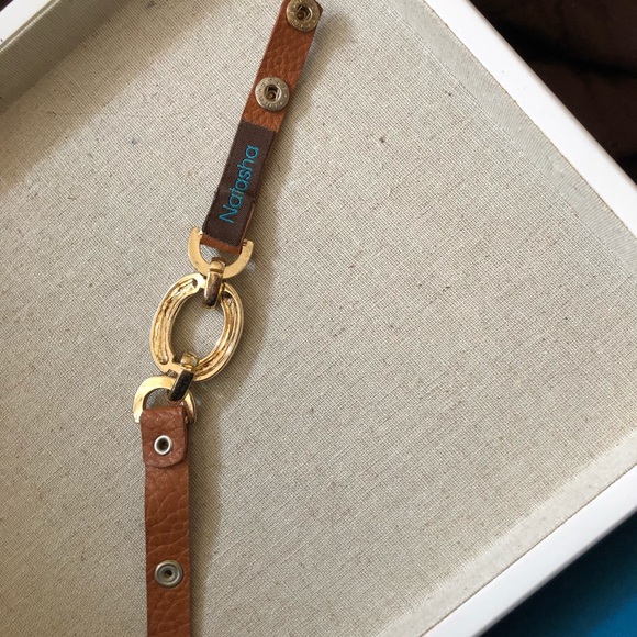 Gold and leather bracelet - Picture 4 of 4